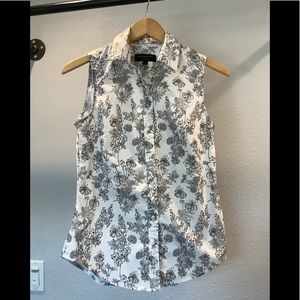 Sleeveless button down shirt